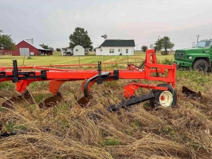 blanchat-12-bottom-plow-image-4