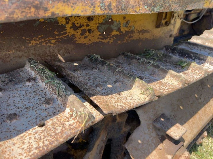 caterpillar-twenty-two-image-22