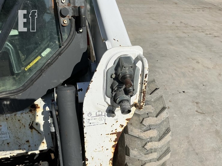 2014-bobcat-s650-image-11