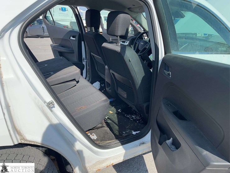 2015-chevrolet-equinox-image-18