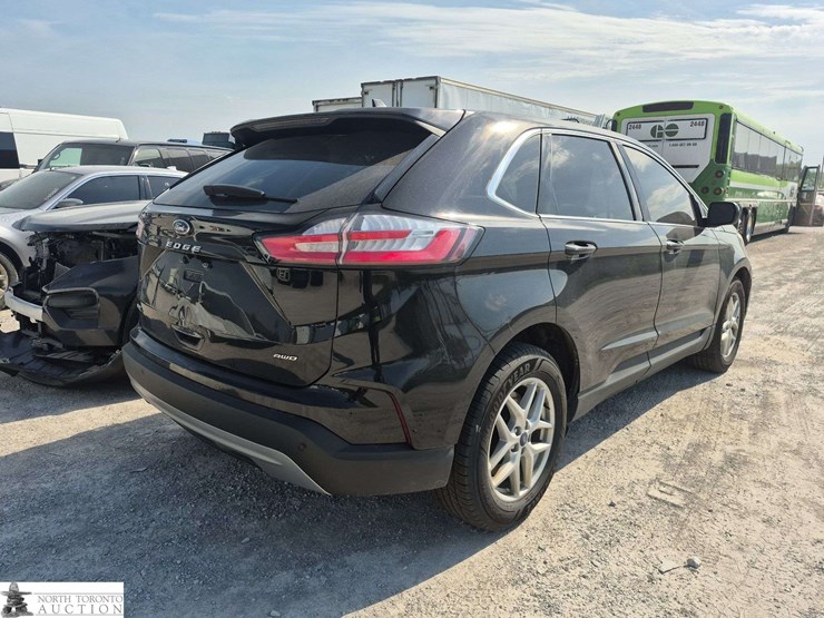 2021-ford-edge-image-5