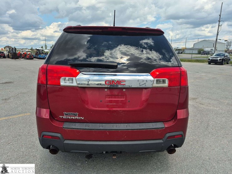 2013-gmc-terrain-image-6