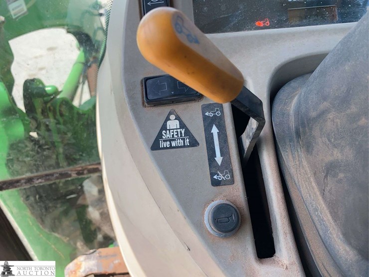 john-deere-3520-image-19