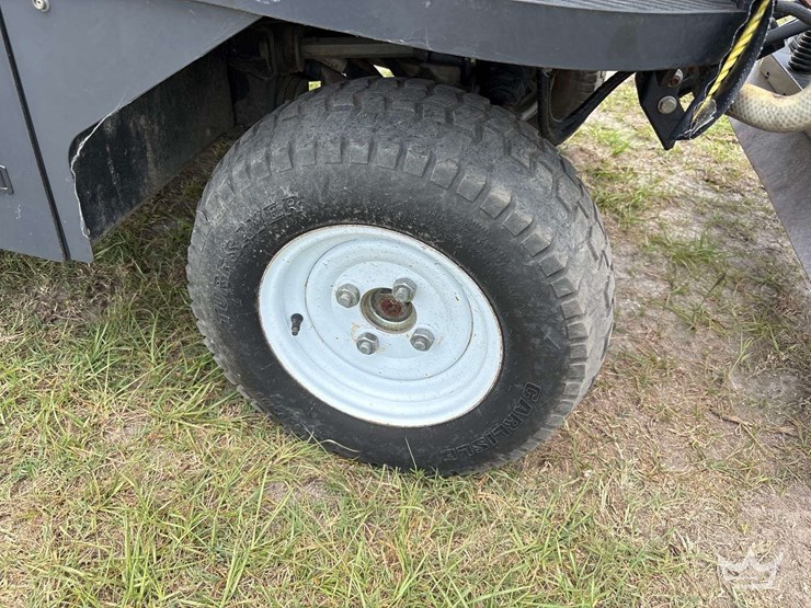 2017-madvac-lr50t-ride-on-litter-vacuum-image-43