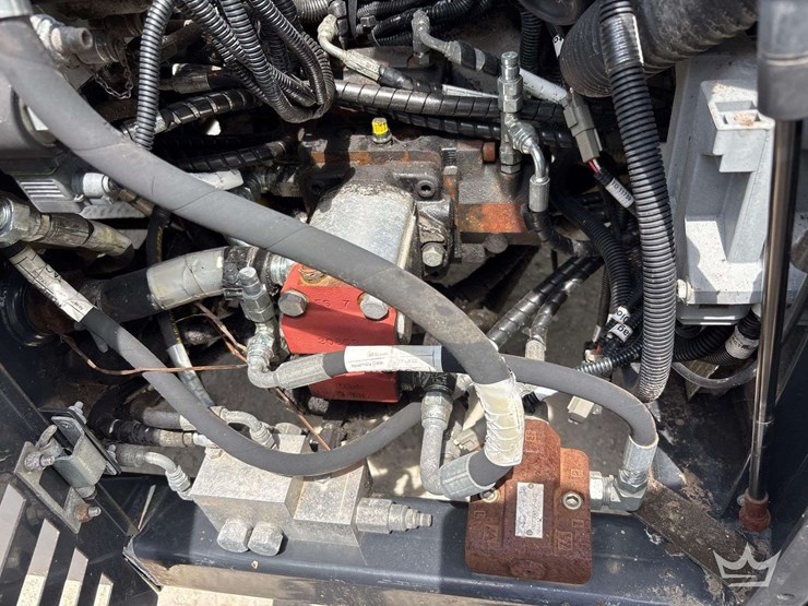 2017-madvac-lr50t-ride-on-litter-vacuum-image-82