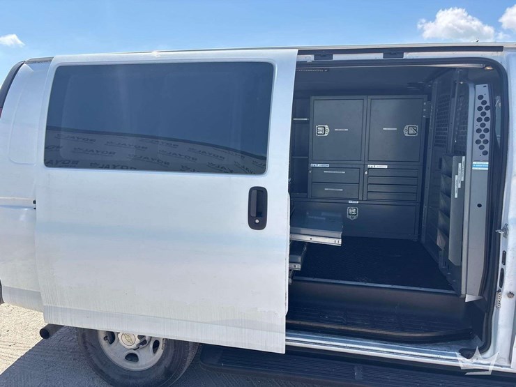 2014-chevrolet-express-2500-image-19