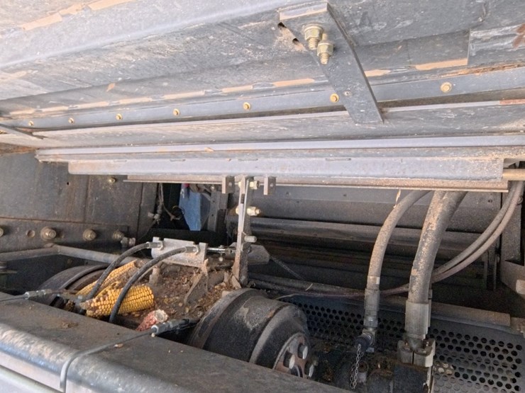 2012-massey-ferguson-9520-image-24