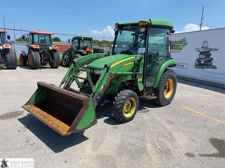 john-deere-3520-image-1