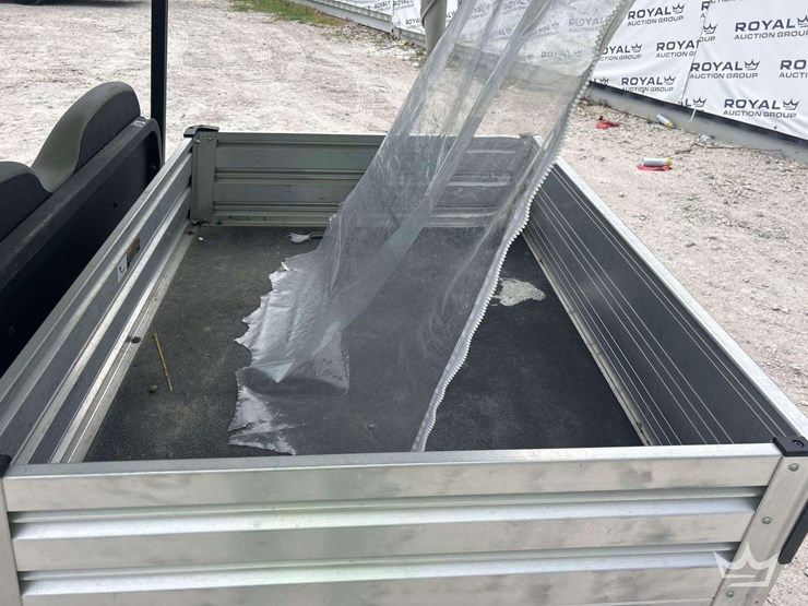 2019-club-car-carryall-transporter-electric-utility-cart-image-39