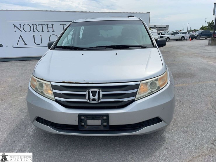 2011-honda-odyssey-image-2