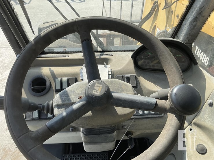 2010-caterpillar-th406-image-10
