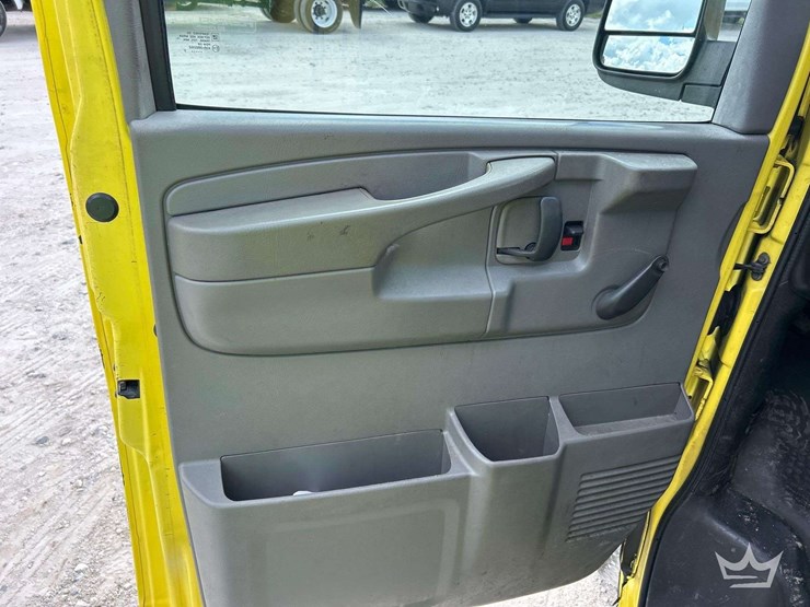 2012-chevrolet-express-2500-image-14