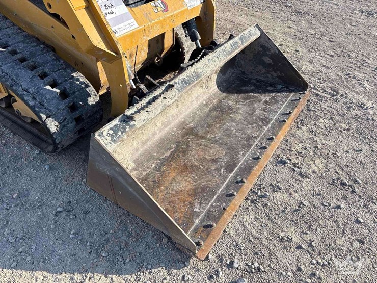 2021-caterpillar-259d3-image-7
