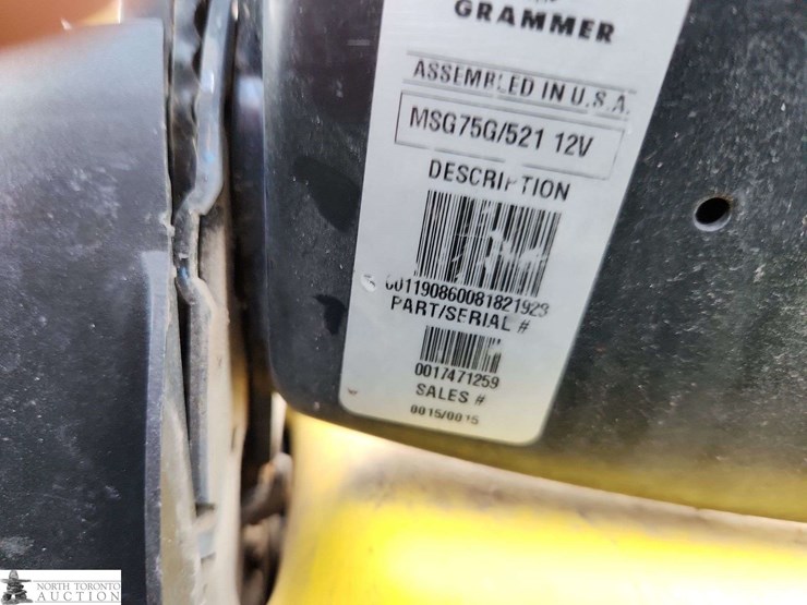 2010-john-deere-1445-image-26