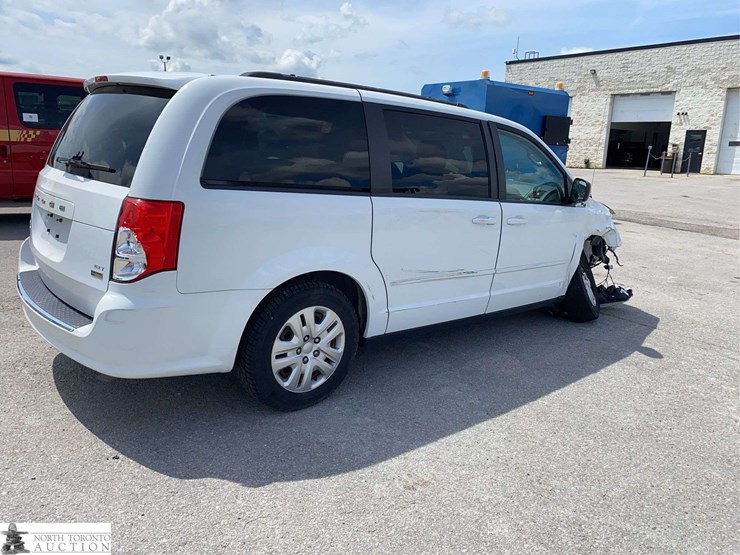 2017-dodge-grand-caravan-se-image-5