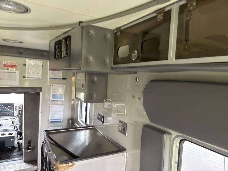 2013-international-durastar-4300-image-9