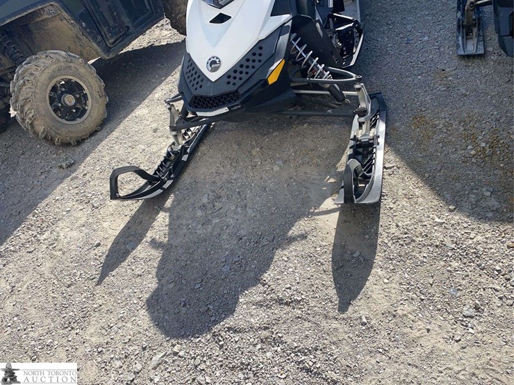 non-operable-2014-ski-doo-grand-touring-sport-image-3