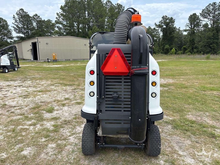 2019-madvac-lr50-ride-on-litter-vacuum-image-49