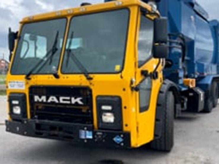 2018-mack-lr633-t/a-refuse-truck-image-27