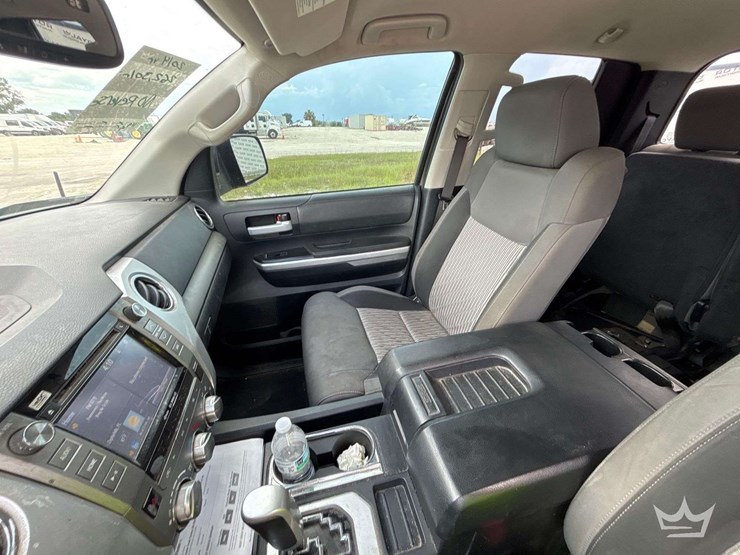 2014-toyota-tundra-image-18