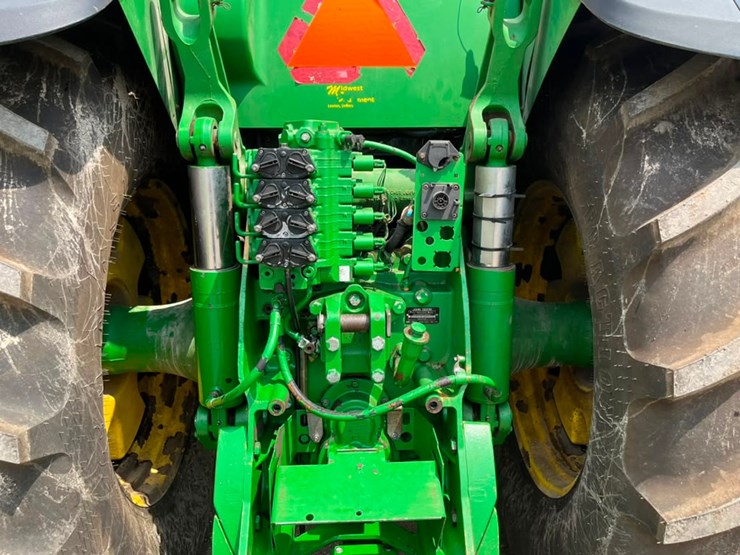john-deere-8330-image-44