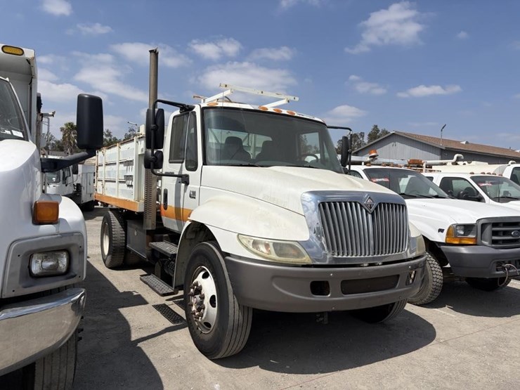 2003-international-4300-sba-image-2