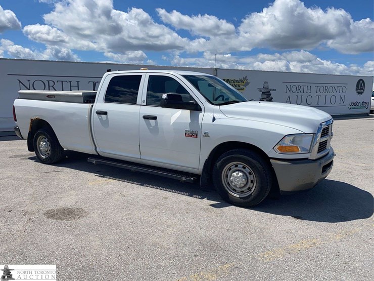 2011-dodge-2500-image-3