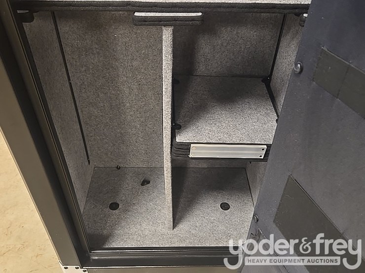 unused-armor-titanium-series-40-gun-fire-safe,1400-degree-fire-rating,-digital-combination-key-pad-c/w-backup-keys,-additional-door-pouch-storage-feature-for-pistols-image-8