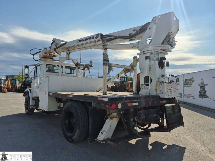 2002-freightliner-fl80-image-7