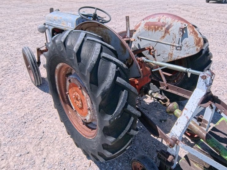 ford-8n-image-13