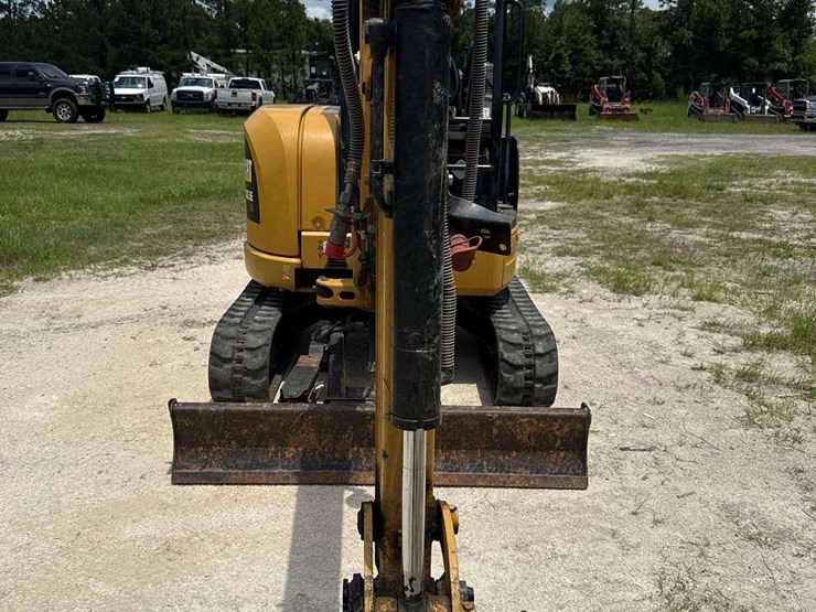 2013-caterpillar-303-image-26