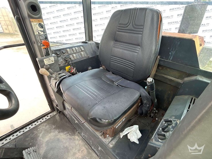 2003-volvo-g86-image-7