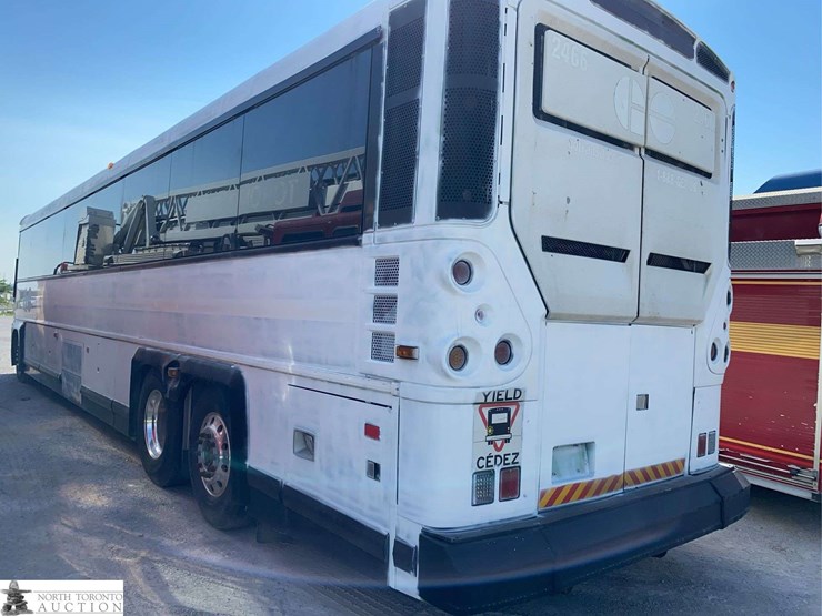 non-operable-2011-motor-coach-industries-d4500-55-passenger-wheelchair-accessible-bus-image-6