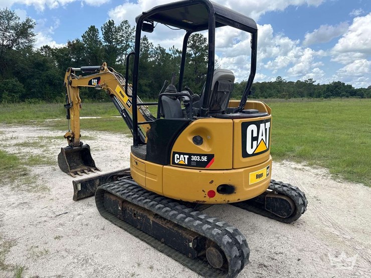 2013-caterpillar-303-image-13