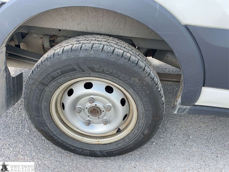 2015-ford-transit-image-22