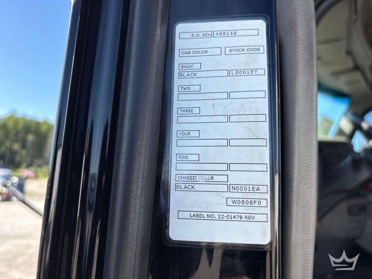 2018-peterbilt-579-image-8