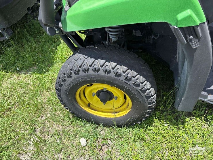 2017-john-deere-gator-image-15