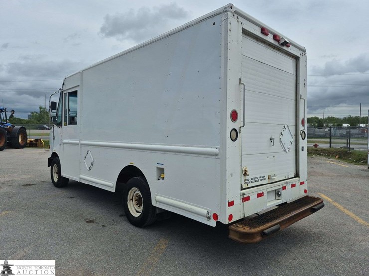 2009-ford-e-series-s/a-step-van-image-7