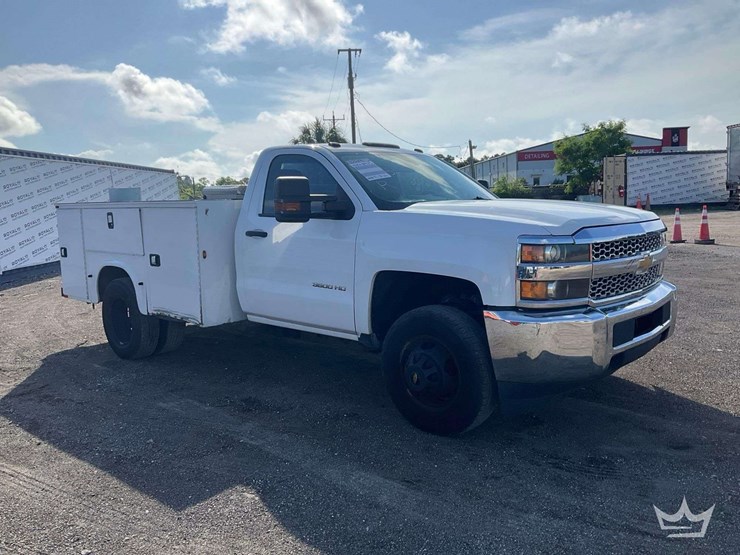 2019-chevrolet-silverado-3500hd-image-3