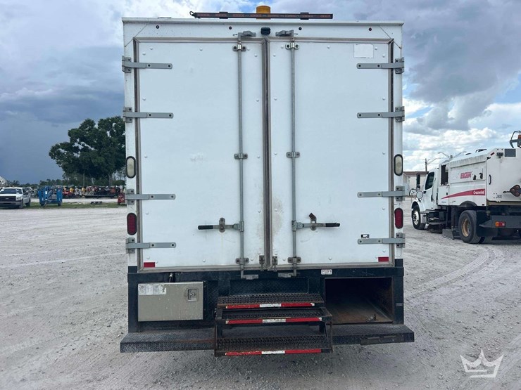 2015-ford-f550-image-31