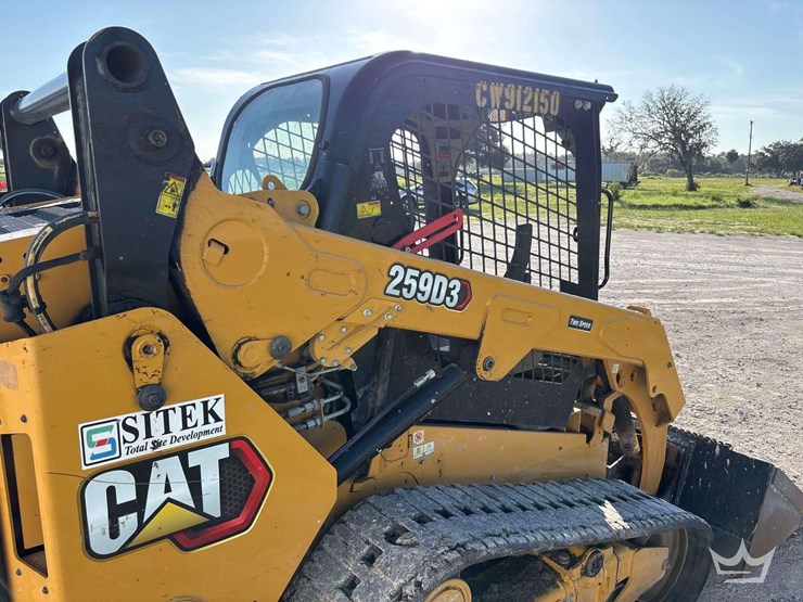 2021-caterpillar-259d3-image-15