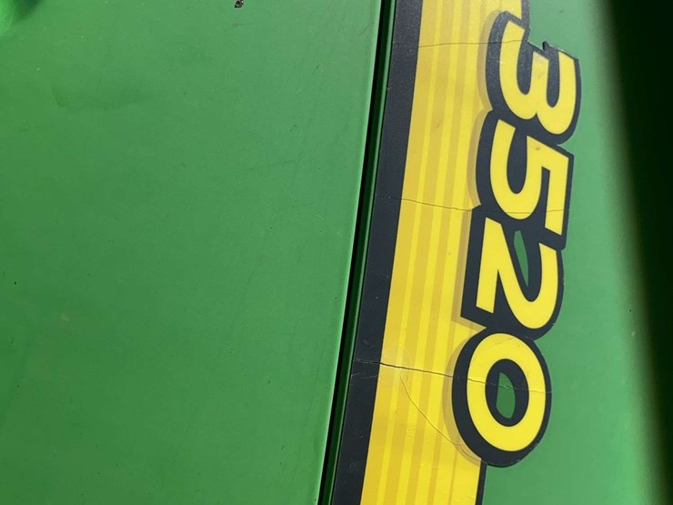 john-deere-3520-image-28