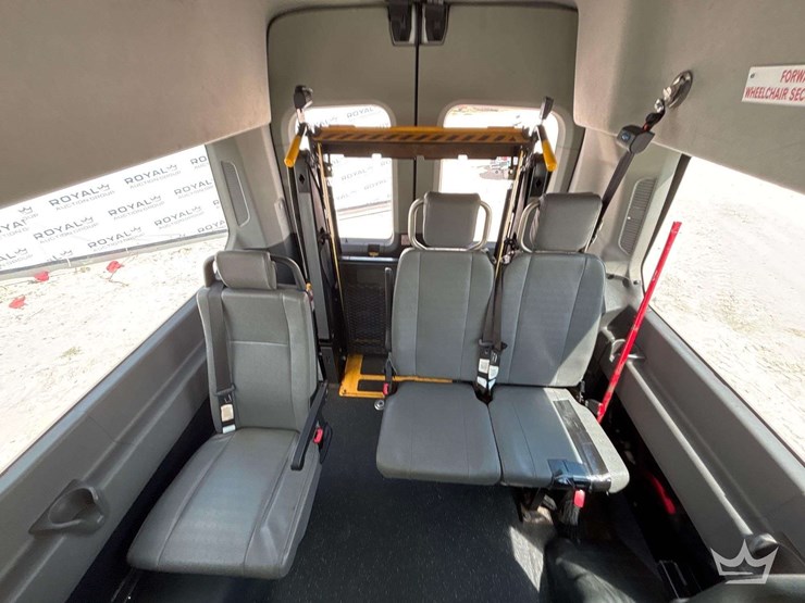 2020-ford-transit-image-23