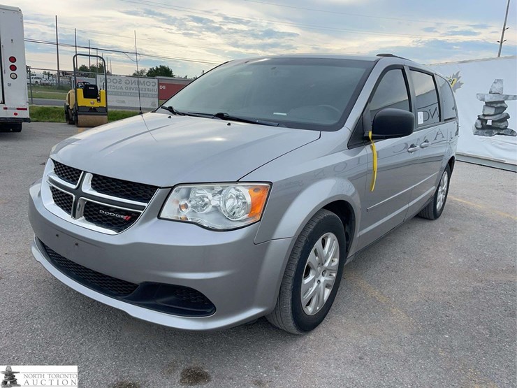 2016-dodge-grand-caravan-sxt-image-1