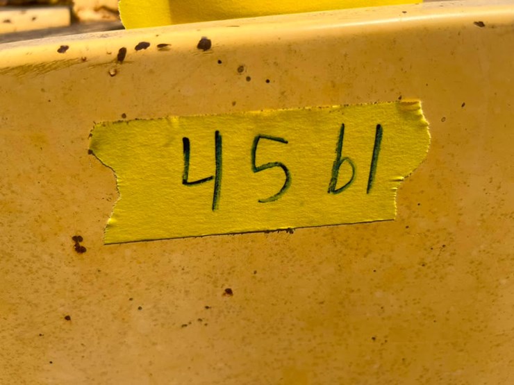 new-holland-356w-image-21