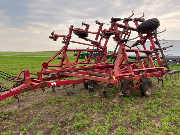 case-ih-4800-image-1