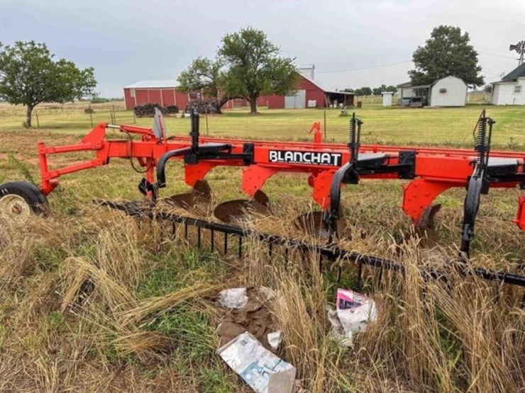 blanchat-12-bottom-plow-image-6