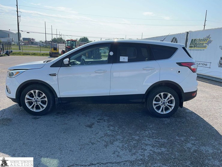 2017-ford-escape-image-8