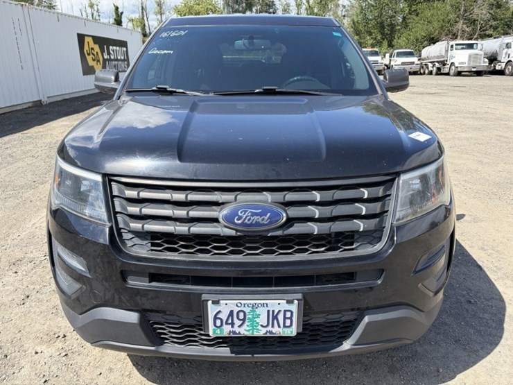 2016-ford-explorer-image-8