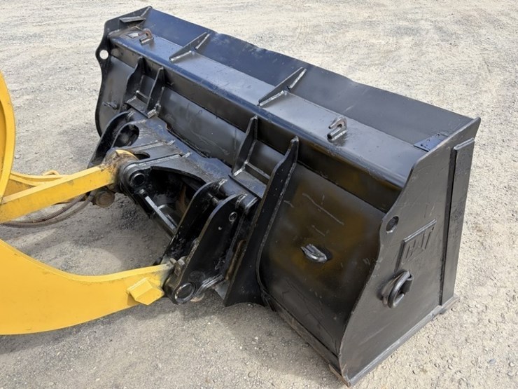 2016-caterpillar-908m-image-10